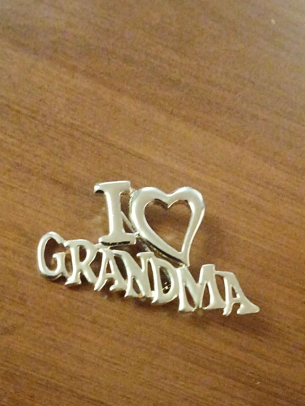Vintage Gold Tone "I ♥ Grandma" Collectible Pin / Brooch 2"